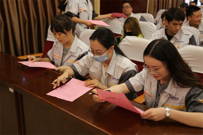 恒源熱力集團(tuán)舉辦 “創(chuàng)誠信企業(yè) 做誠信員工”簽名活動